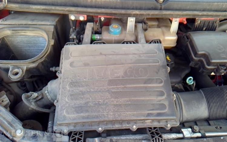 IVECO 35-130 BENNE SIMPLE CABINE COFFRE ROUGE EB-121-ZW