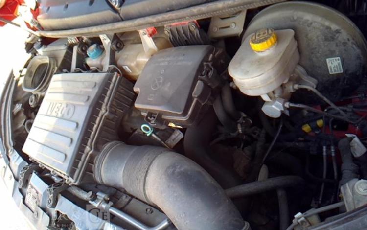 IVECO 35-130 BENNE SIMPLE CABINE COFFRE ROUGE EB-121-ZW
