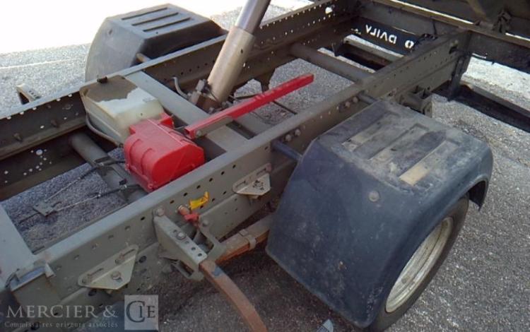 IVECO 35-130 BENNE SIMPLE CABINE COFFRE ROUGE EB-121-ZW