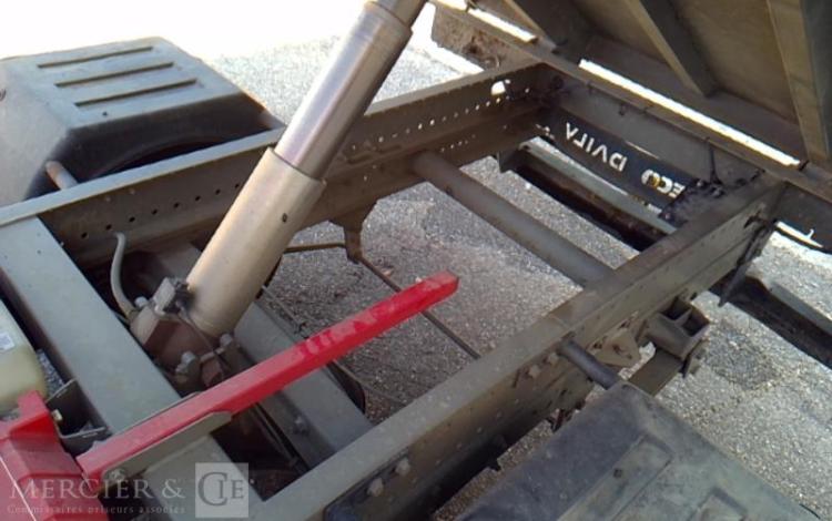 IVECO 35-130 BENNE SIMPLE CABINE COFFRE ROUGE EB-121-ZW