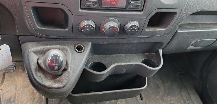 RENAULT MASTER AVEC NACELLE FRANCE ELEC 121F 12 M – 1371 HEURES – 175347 KMS – AN 2016 BLANC EB-210-AN
