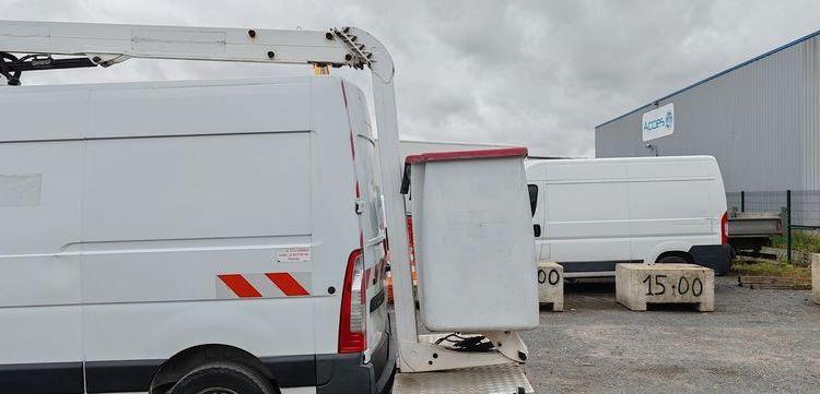 RENAULT MASTER AVEC NACELLE FRANCE ELEC 121F 12A14M BLANC EB-210-AN
