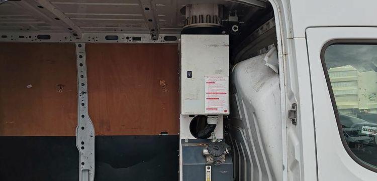 RENAULT MASTER AVEC NACELLE FRANCE ELEC 121F 12A14M BLANC EB-210-AN