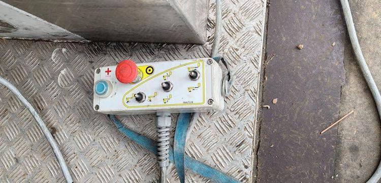 RENAULT MASTER AVEC NACELLE FRANCE ELEC 121F 12A14M BLANC EB-210-AN