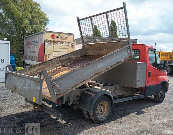 IVECO DAILY BENNE SIMPLE CABINE COFFRE  EB-886-EV
