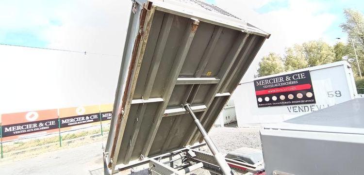 IVECO DAILY BENNE SIMPLE CABINE COFFRE  EB-886-EV