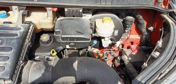 IVECO DAILY BENNE SIMPLE CABINE COFFRE  EB-886-EV