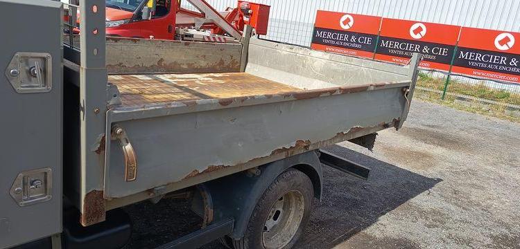 IVECO DAILY BENNE SIMPLE CABINE COFFRE  EB-886-EV