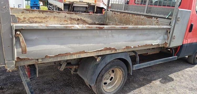 IVECO DAILY BENNE SIMPLE CABINE COFFRE  EB-886-EV