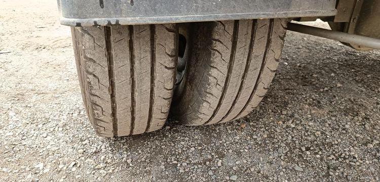 IVECO DAILY BENNE SIMPLE CABINE COFFRE  EB-886-EV