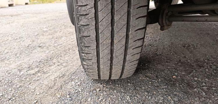 IVECO DAILY BENNE SIMPLE CABINE COFFRE  EB-886-EV
