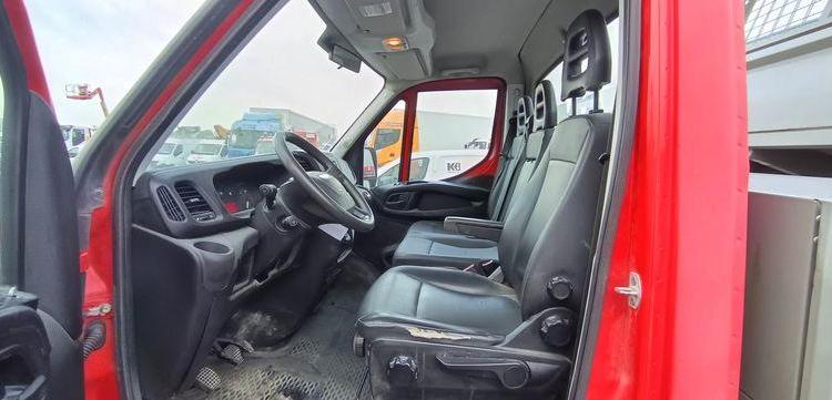 IVECO DAILY 35C13 BENNE AVEC COFFRE ACIER DIESEL – 146386 KMS – ANNEE 2016 ROUGE EC-597-MX