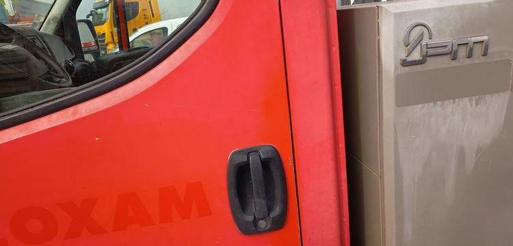 IVECO DAILY 35C13 BENNE AVEC COFFRE ACIER DIESEL – 146386 KMS – ANNEE 2016 ROUGE EC-597-MX