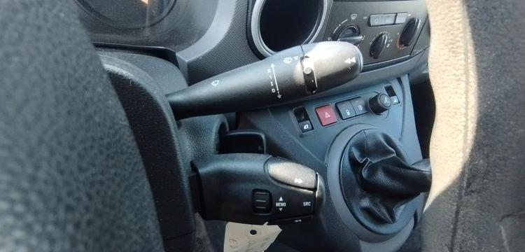 CITROEN BERLINGO UTILITAIRE PHASE 2 L1 600 KG 1,6 HDI FAP 90CV – DIESEL – 234124 KMS BLANC ED-956-EK