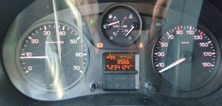 CITROEN BERLINGO UTILITAIRE PHASE 2 L1 600 KG 1,6 HDI FAP 90CV – DIESEL – 234124 KMS BLANC ED-956-EK
