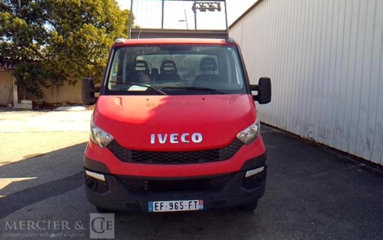 IVECO 35-130 BENNE SIMPLE CABINE COFFRE ROUGE EF-965-FT