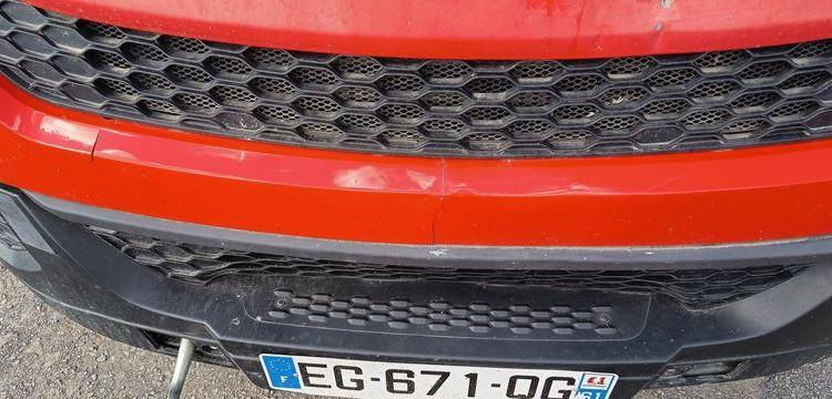 IVECO DAILY 35C13 BENNE AVEC COFFRE ACIER DIESEL – 156099 KMS – ANNEE 2016 ROUGE EG-671-QG