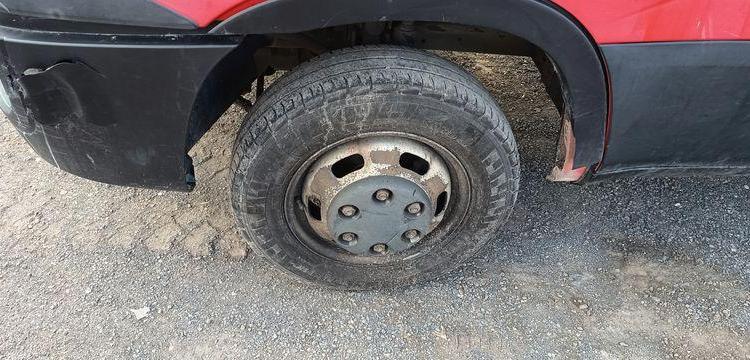 IVECO DAILY 35C13 BENNE AVEC COFFRE ACIER DIESEL – 156099 KMS – ANNEE 2016 ROUGE EG-671-QG