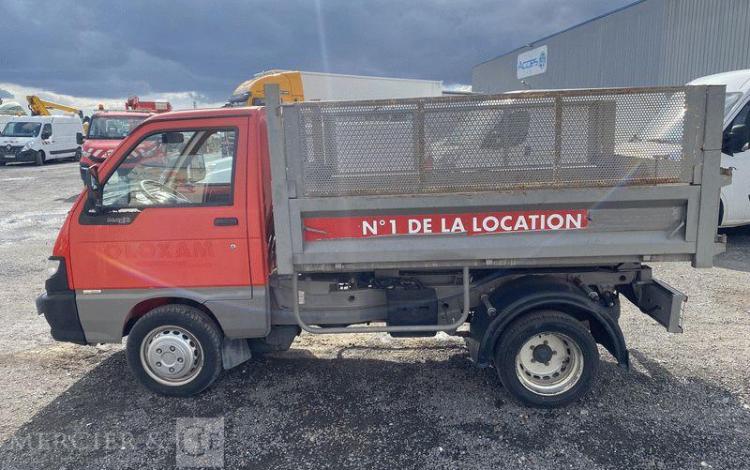 PIAGGIO PORTER AVEC BENNE BASCULANTE CU 880KG – 20954 KMS – ANNEE 2016 ROUGE EH-408-PK