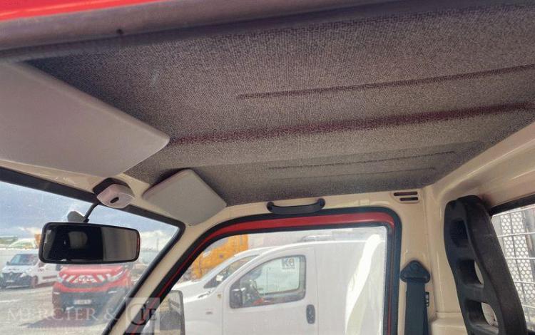 PIAGGIO PORTER AVEC BENNE BASCULANTE CU 880KG – 20954 KMS – ANNEE 2016 ROUGE EH-408-PK