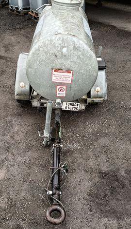 HUBIERE TONNE A EAU 1 ESSIEU – PTAC 750 KGS  EH-727-LD