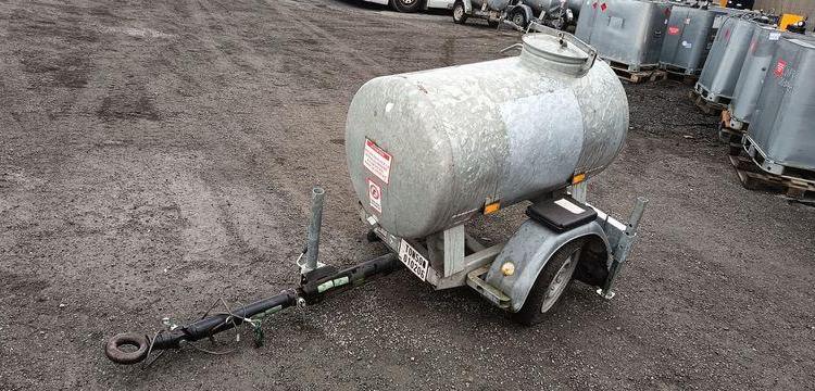 HUBIERE TONNE A EAU 1 ESSIEU – PTAC 750 KGS  EH-727-LD