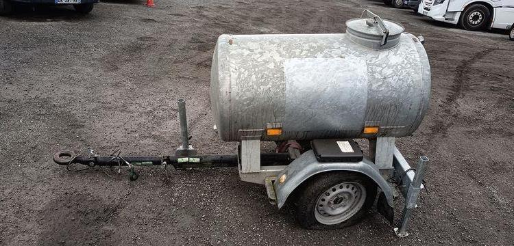 HUBIERE TONNE A EAU 1 ESSIEU – PTAC 750 KGS  EH-727-LD