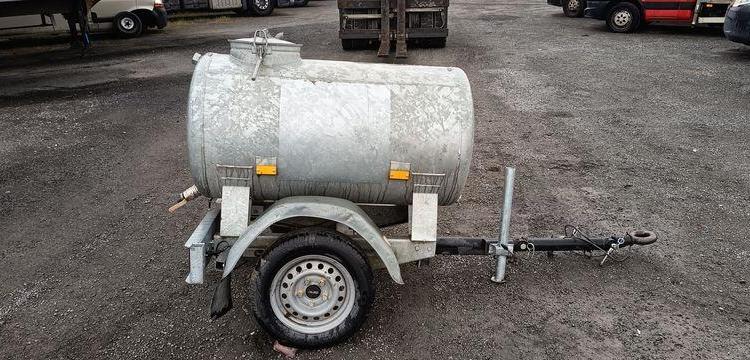 HUBIERE TONNE A EAU 1 ESSIEU – PTAC 750 KGS  EH-727-LD