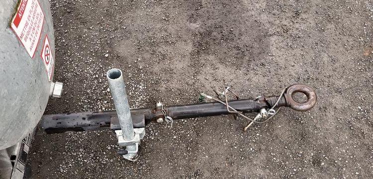 HUBIERE TONNE A EAU 1 ESSIEU – PTAC 750 KGS  EH-727-LD