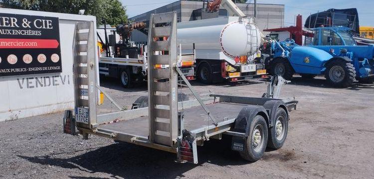 HUBIERE REMORQUE PORTE ENGIN 2 ESSIEUX – PTAC : 3,5 TONNES – ANNEE 2017  EJ-117-CE