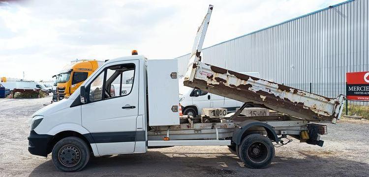 MERCEDES SPRINTER 2 2,2 D 143 CV BENNE AVEC COFFRE ACIER – DIESEL – 138102 KMS – AN 2017 BLANC EL-964-EJ