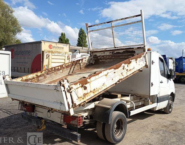 MERCEDES SPRINTER 2 2,2 D 143 CV BENNE AVEC COFFRE ACIER – DIESEL – 138102 KMS – AN 2017 BLANC EL-964-EJ