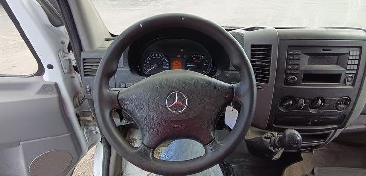 MERCEDES SPRINTER 2 2,2 D 143 CV BENNE AVEC COFFRE ACIER – DIESEL – 138102 KMS – AN 2017 BLANC EL-964-EJ