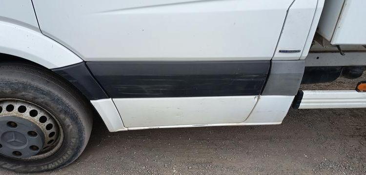 MERCEDES SPRINTER 2 2,2 D 143 CV BENNE AVEC COFFRE ACIER – DIESEL – 138102 KMS – AN 2017 BLANC EL-964-EJ