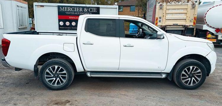 NISSAN NP 300 NAVARA (D23) 2.3 DCI 16V DOUBLE CABINE 4WD 190 CV – DIESEL – 105335 KMS BLANC EM-700-HP