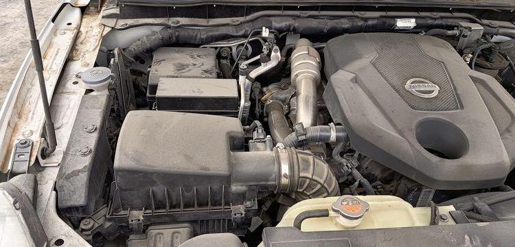 NISSAN NP 300 NAVARA (D23) 2.3 DCI 16V DOUBLE CABINE 4WD 190 CV – DIESEL – 105335 KMS BLANC EM-700-HP