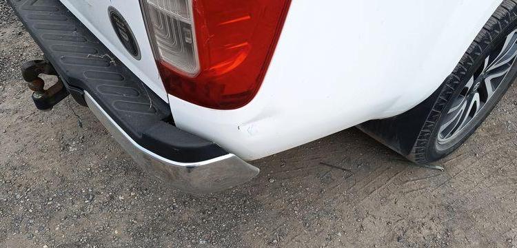NISSAN NP 300 NAVARA (D23) 2.3 DCI 16V DOUBLE CABINE 4WD 190 CV – DIESEL – 105335 KMS BLANC EM-700-HP