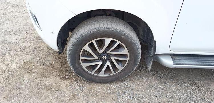 NISSAN NP 300 NAVARA (D23) 2.3 DCI 16V DOUBLE CABINE 4WD 190 CV – DIESEL – 105335 KMS BLANC EM-700-HP