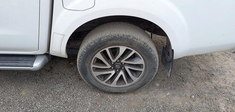 NISSAN NP 300 NAVARA (D23) 2.3 DCI 16V DOUBLE CABINE 4WD 190 CV – DIESEL – 105335 KMS BLANC EM-700-HP