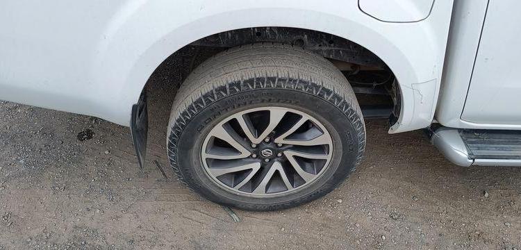 NISSAN NP 300 NAVARA (D23) 2.3 DCI 16V DOUBLE CABINE 4WD 190 CV – DIESEL – 105335 KMS BLANC EM-700-HP