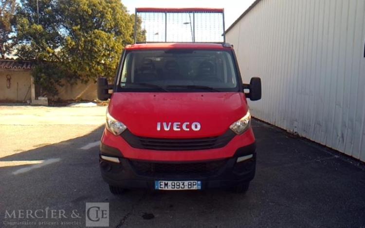IVECO 35-120 BENNE SIMPLE CABINE COFFRE ROUGE EM-993-BP
