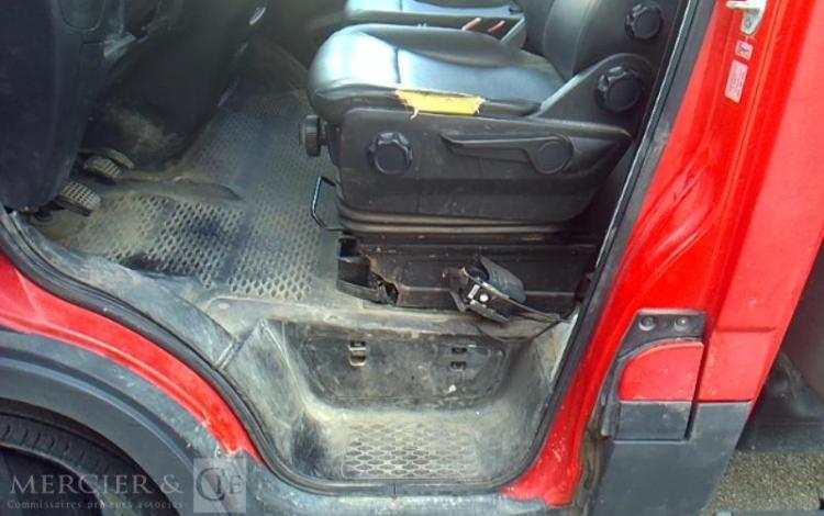 IVECO 35-120 BENNE SIMPLE CABINE COFFRE ROUGE EM-993-BP