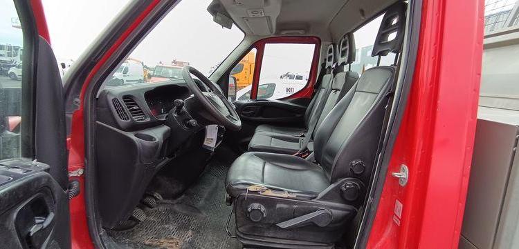 IVECO DAILY 35C12 BENNE AVEC COFFRE ACIER DIESEL – 167204 KMS – ANNEE 2017 ROUGE EN-665-DP