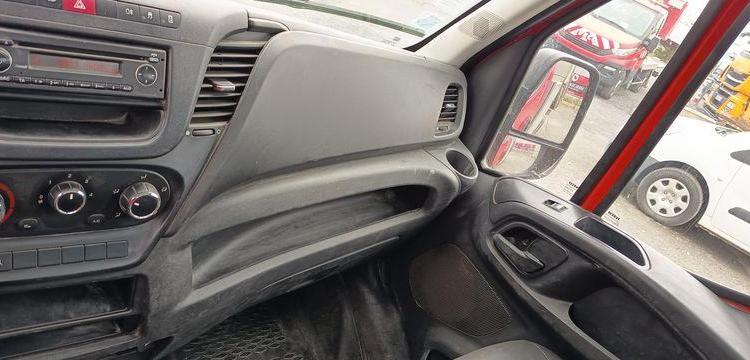 IVECO DAILY 35C12 BENNE AVEC COFFRE ACIER DIESEL – 167204 KMS – ANNEE 2017 ROUGE EN-665-DP