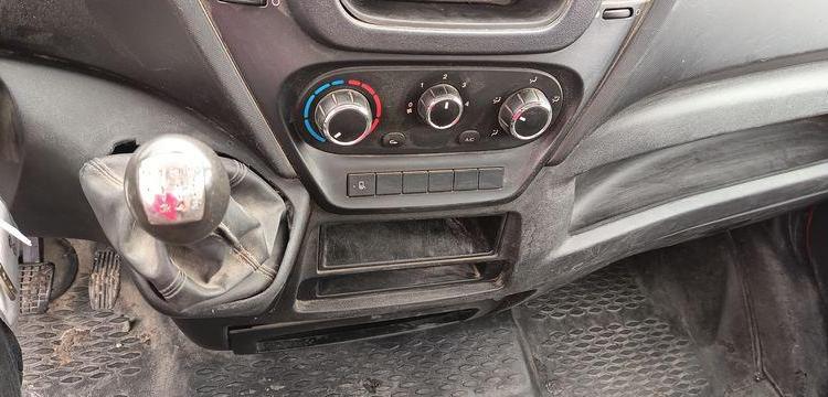 IVECO DAILY 35C12 BENNE AVEC COFFRE ACIER DIESEL – 167204 KMS – ANNEE 2017 ROUGE EN-665-DP
