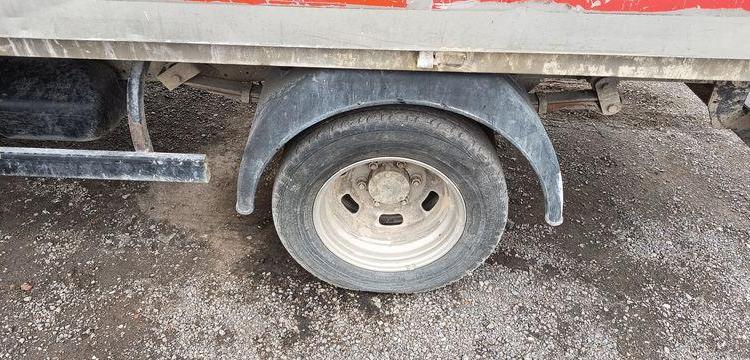 IVECO DAILY 35C12 BENNE AVEC COFFRE ACIER DIESEL – 167204 KMS – ANNEE 2017 ROUGE EN-665-DP