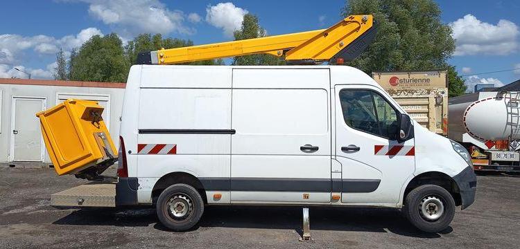 RENAULT MASTER 3 PHASE 2 2,3DCI 16V 130 CV AVEC NACELLE KLUBB K32 – DIESEL – 1261 HEURES BLANC ES-003-YR