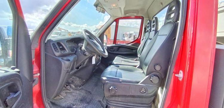 IVECO DAILY 35C12 BENNE AVEC COFFRE ACIER DIESEL – 164359 KMS – ANNEE 2017 ROUGE ES-764-AS