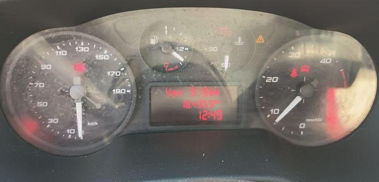 IVECO DAILY 35C12 BENNE AVEC COFFRE ACIER DIESEL – 164359 KMS – ANNEE 2017 ROUGE ES-764-AS