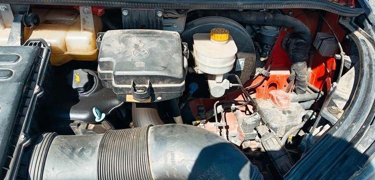 IVECO DAILY 35C12 BENNE AVEC COFFRE ACIER DIESEL – 164359 KMS – ANNEE 2017 ROUGE ES-764-AS